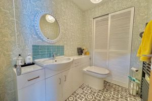 Cloakroom WC- click for photo gallery